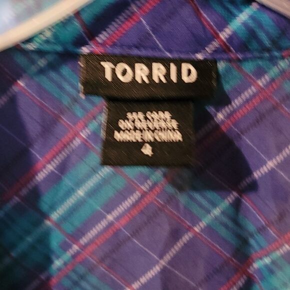 Torrid top   - Picture 3 of 4